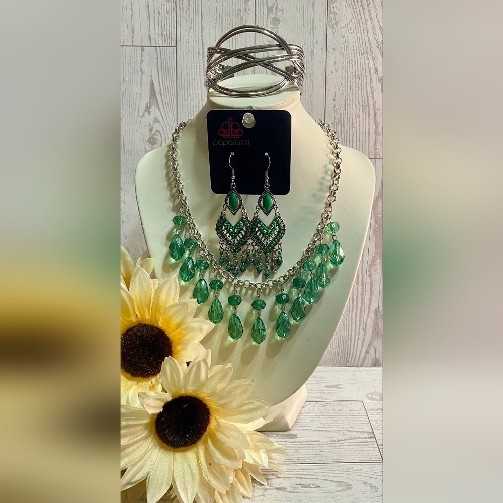 Paparazzi 3 piece Emerald Green and Silver Necklace Set